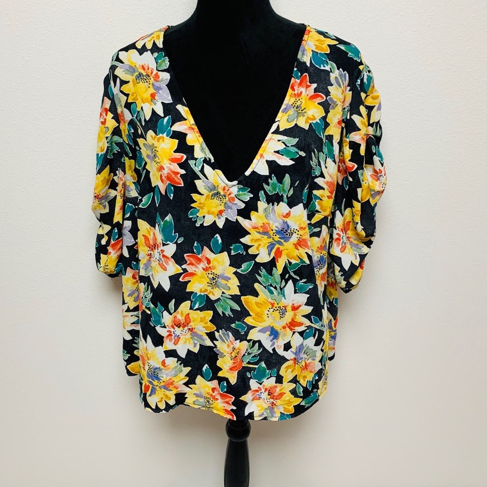 Ava & Viv Floral V Neck Blouse 2x